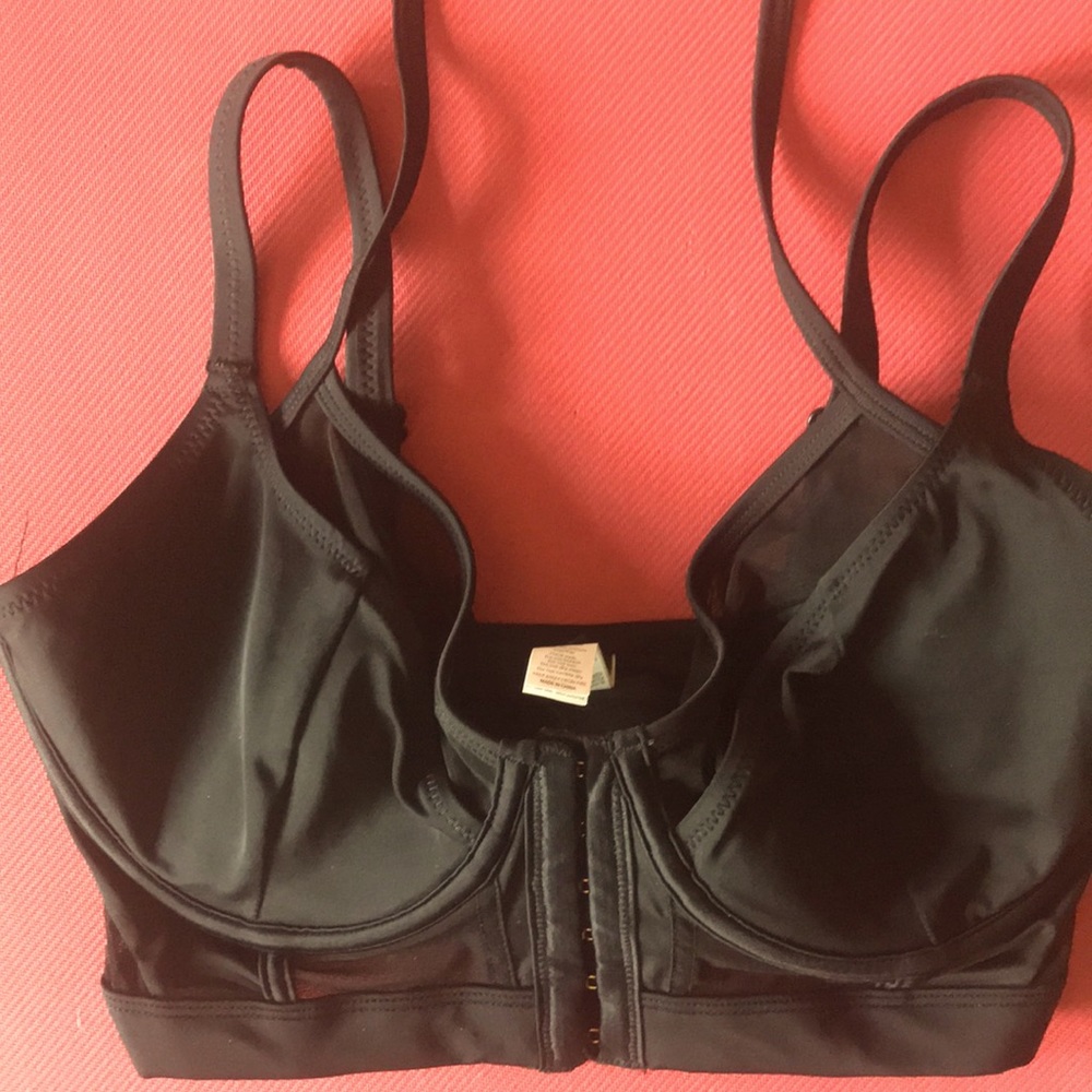 Bikini top No tags never worn. Sexy and supportive. Halter strap tie behind neck - Picture 4 of 11